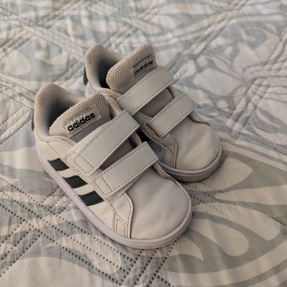 Toddler Adidas size 6